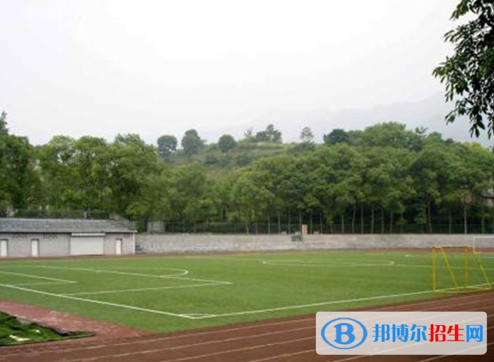麗江市古城區(qū)職業(yè)高級(jí)中學(xué)2022年招生辦聯(lián)系電話