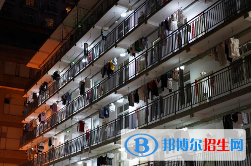 重慶市商務(wù)高級(jí)技工學(xué)校2022年宿舍條件