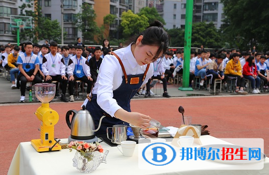 重慶市商務高級技工學校2022年招生辦聯(lián)系電話