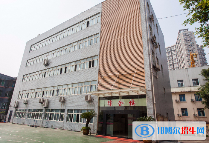 重慶建筑高級(jí)技工學(xué)校2022年報(bào)名條件、招生要求、招生對(duì)象