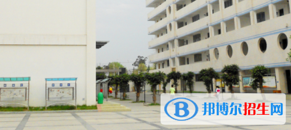 成都洞子口職業(yè)高級(jí)中學(xué)2022年有哪些專業(yè)