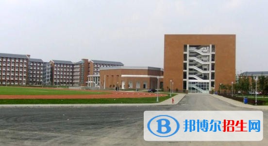 保定財(cái)貿(mào)學(xué)校2022年招生辦聯(lián)系電話