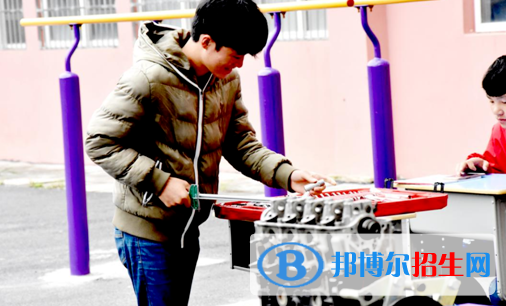 都勻中等職業(yè)技術學校2022年招生辦聯系電話