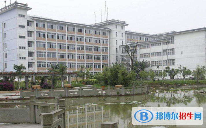 承德華中管理中專學校2022年招生辦聯(lián)系電話