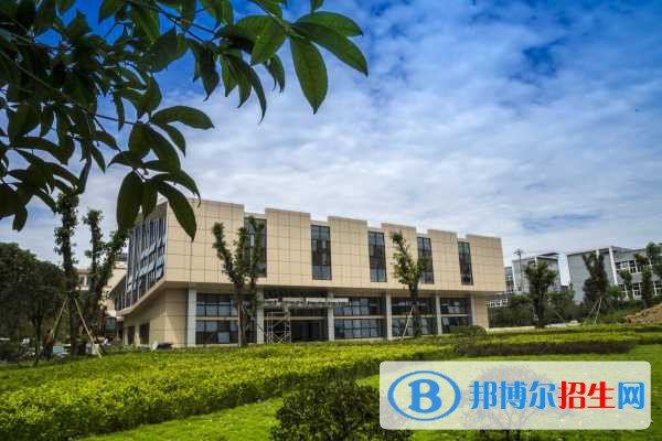 重慶護(hù)理職業(yè)學(xué)院怎么樣、好不好