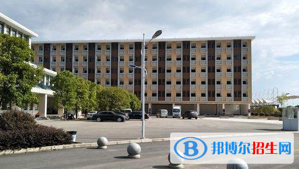 貴州食品工程職業(yè)學(xué)院中專部2022年招生辦聯(lián)系電話