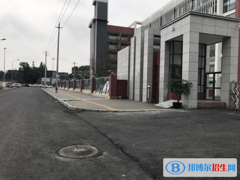 北京第二外國(guó)語(yǔ)學(xué)院成都附屬中學(xué)2022年招生代碼