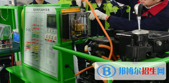成都2022年汽修學校有什么專業(yè)適合男生