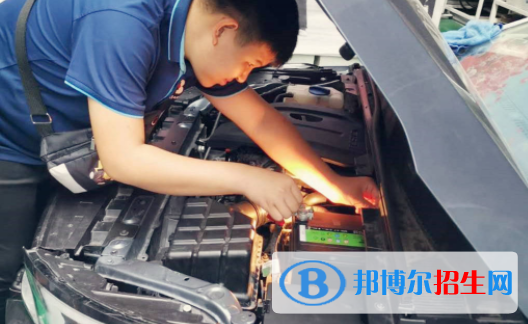 杭州2022年男生可以讀汽修學校嗎