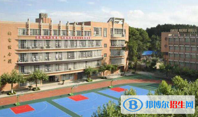 貴州2022年電子商務(wù)學(xué)校什么專業(yè)適合女生