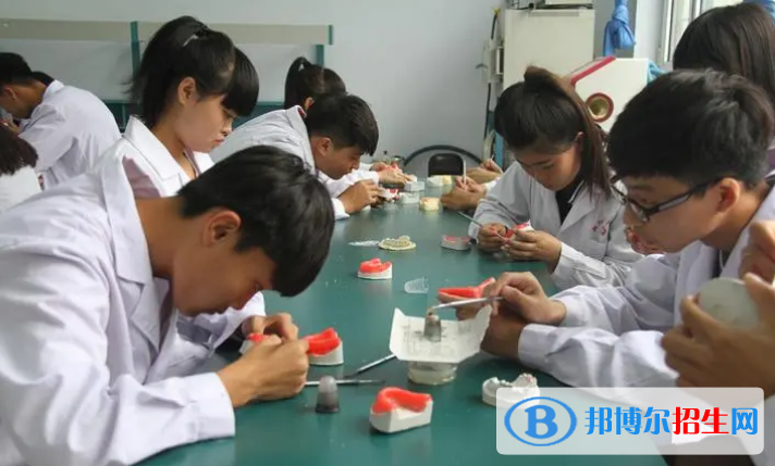 朝陽市衛(wèi)生學校2022年有哪些專業(yè)