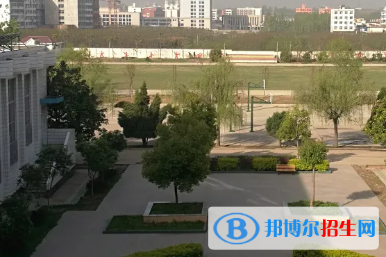 內(nèi)鄉(xiāng)縣職業(yè)中等專業(yè)學(xué)校2022年學(xué)費、收費多少