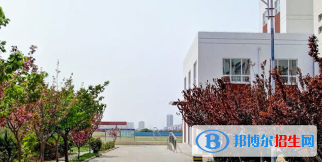 青島市石化高級技工學(xué)校2022年學(xué)費(fèi)、收費(fèi)多少