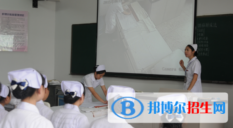 新疆巴音郭楞蒙古自治州衛(wèi)生學(xué)校2022年有哪些專業(yè)