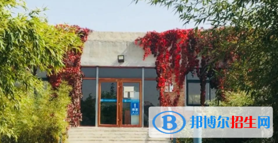 山東世紀藝術(shù)學(xué)校2022年招生辦聯(lián)系電話
