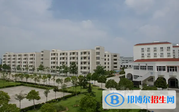 山西柴油機(jī)廠技工學(xué)校2022年招生辦聯(lián)系電話