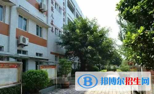 重慶2022年哪個建筑學(xué)校學(xué)技術(shù)好