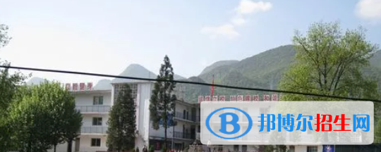 六盤(pán)水市鐘山區(qū)職業(yè)技術(shù)學(xué)校2022年地址在哪里