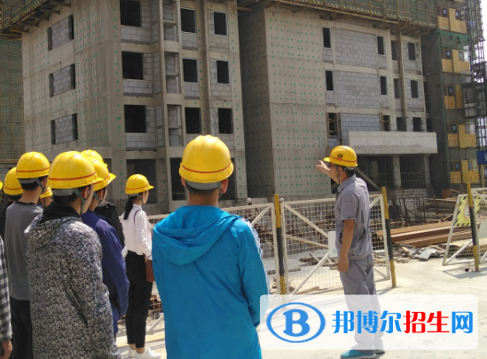重慶2022年建筑學(xué)校中專升大?？际裁? width=