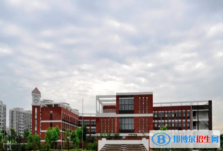 北京澳華學(xué)?？孔V嗎