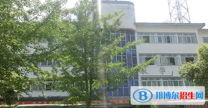 四川育英醫(yī)養(yǎng)科技技工學(xué)校2022年學(xué)費、收費多少