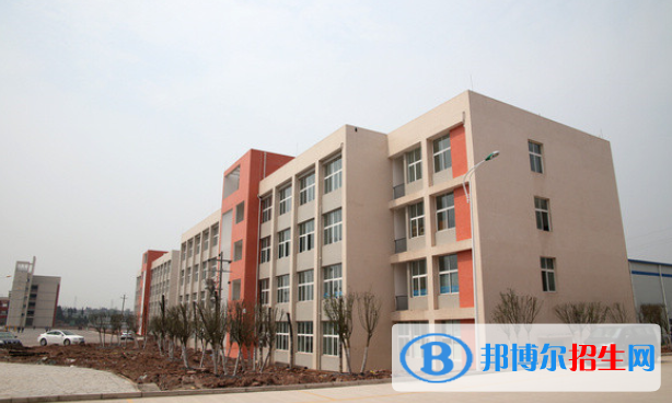 內(nèi)江職業(yè)培訓(xùn)技工學(xué)校2022年報名條件、招生要求、招生對象