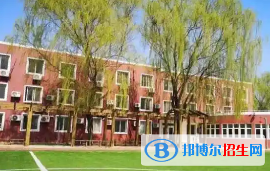北京加拿大國際學(xué)校初中部2023年報名時間