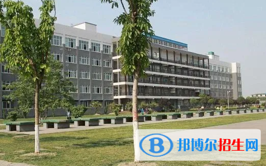 成都2022年中專和鐵路學(xué)校哪個更好