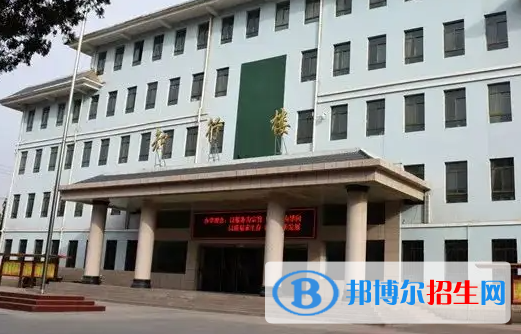 蘭州2023年衛(wèi)校與中專哪個(gè)好