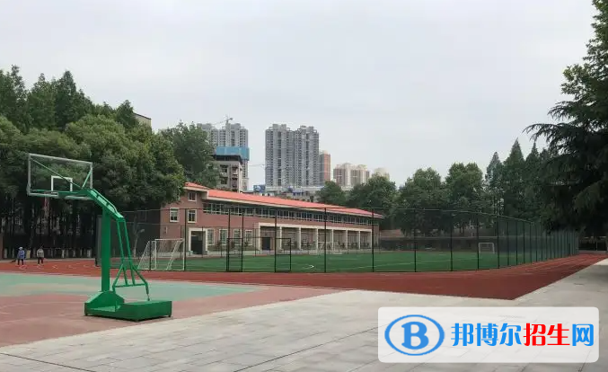 武外英中國(guó)際學(xué)?？孔V嗎2