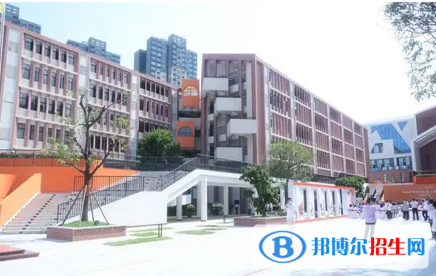 南海外國語學校初中部2023年學費標準2