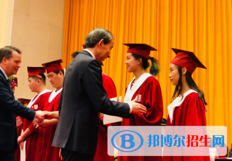 北京中加學(xué)校2023年報名條件、招生要求、招生對象 