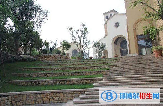 成都麓山國(guó)際光亞學(xué)校初中部靠譜嗎