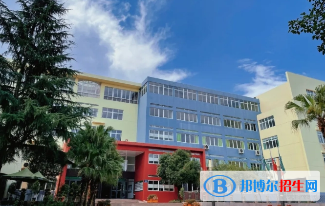 成都青苗國際雙語學(xué)校小學(xué)部2023年報(bào)名時(shí)間
