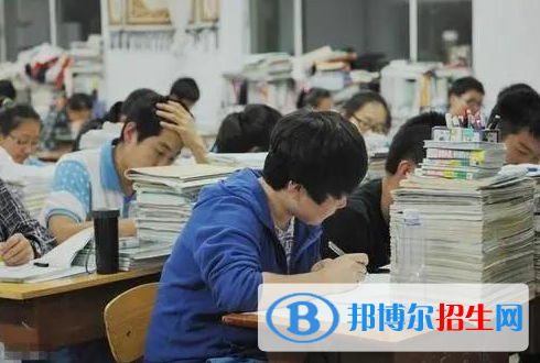 2022年湖北高考本科分?jǐn)?shù)線公布（普通類、藝術(shù)類、體育類）