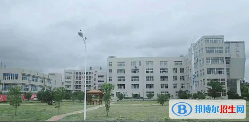  貴州2023年讀鐵路學校好還是高中
