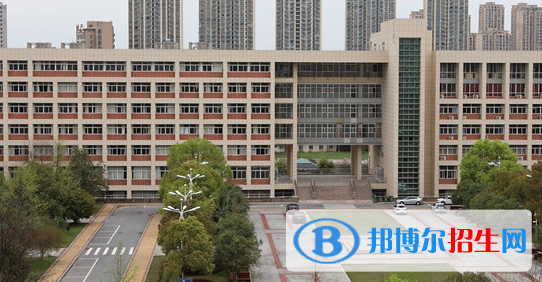  安徽2023年好一點(diǎn)的汽修學(xué)校大專