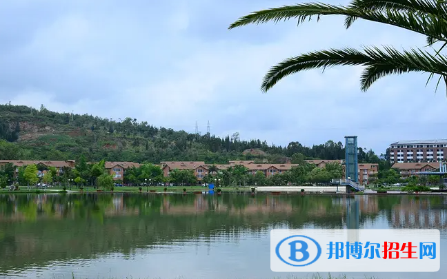  云南2023年中專文憑和高中文憑哪個好