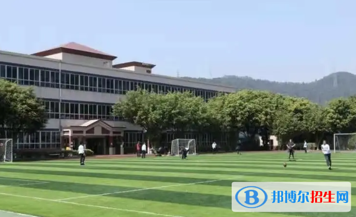 廣州加拿大國(guó)際學(xué)校(CIS)初中部