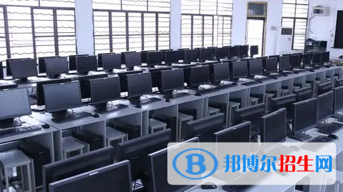 石家莊2023年男生上計(jì)算機(jī)學(xué)校學(xué)什么專業(yè)好