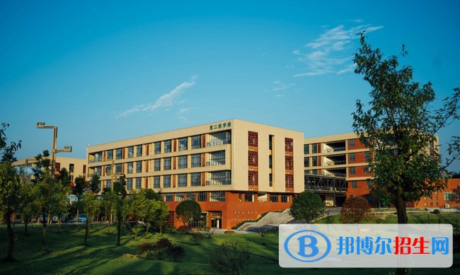 成都2023年中專鐵路學(xué)?？梢钥即髮? width=
