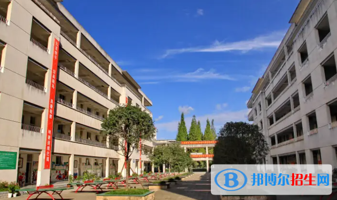 四川成都龍泉驛區(qū)中考分數(shù)線（2022）-2023年參考