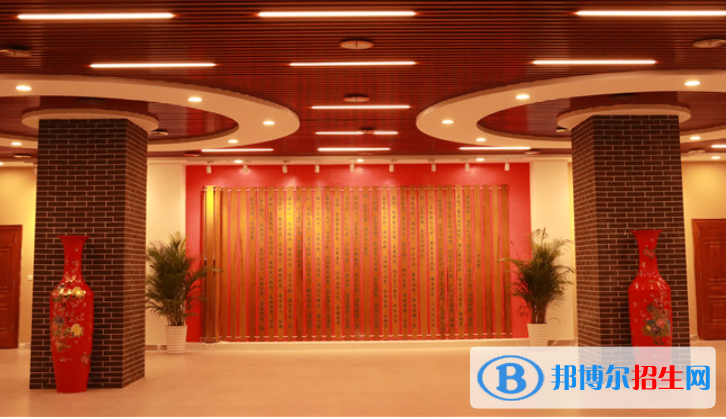 華東師范大學(xué)澄邁實(shí)驗(yàn)中學(xué)2023年招生辦聯(lián)系電話 