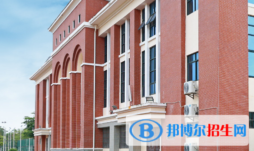 西南大學(xué)臨高實(shí)驗(yàn)中學(xué)2023年學(xué)費(fèi)、收費(fèi)多少 