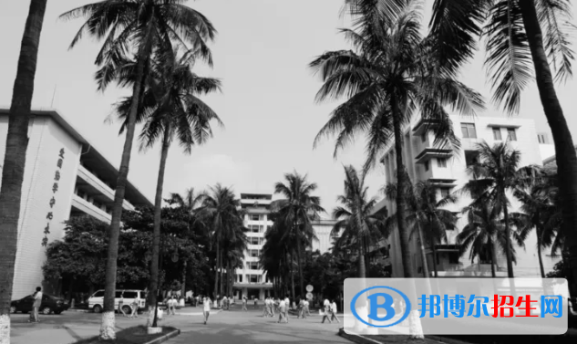 ?？谑兄锌嘉锢砜偡?滿分）是多少（附海口市中考成績查詢?nèi)肟冢? width=