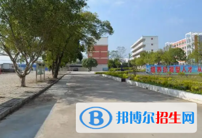 廣西2023年初中女生讀什么計(jì)算機(jī)學(xué)校好