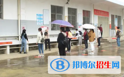 廣西2023年初中生讀計算機(jī)學(xué)校好嗎