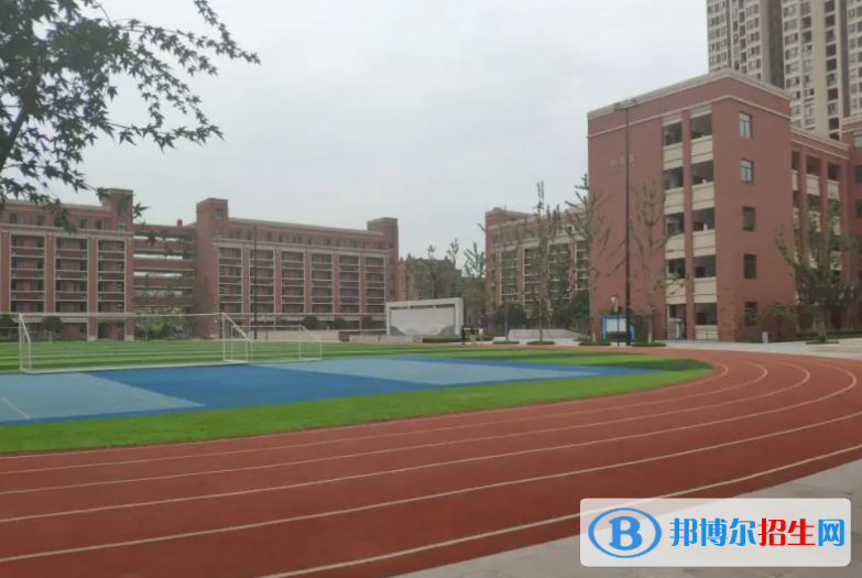 重慶史迪威外語學(xué)校高中部靠譜嗎2