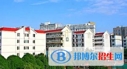 廣西2023年計(jì)算機(jī)學(xué)校有女生嗎