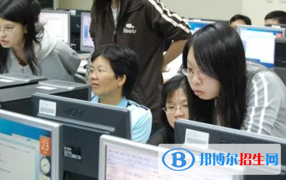 廣西2023年女生初中畢業(yè)上計算機(jī)學(xué)校